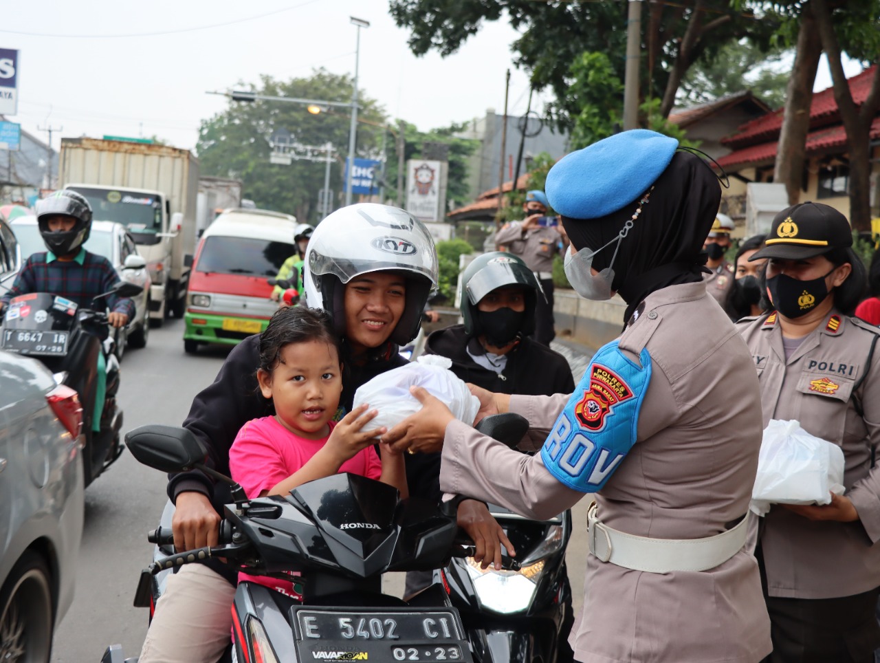 Masih Di Bulan Yang Penuh Berkah Polres Purwakarta Melalui Anggota